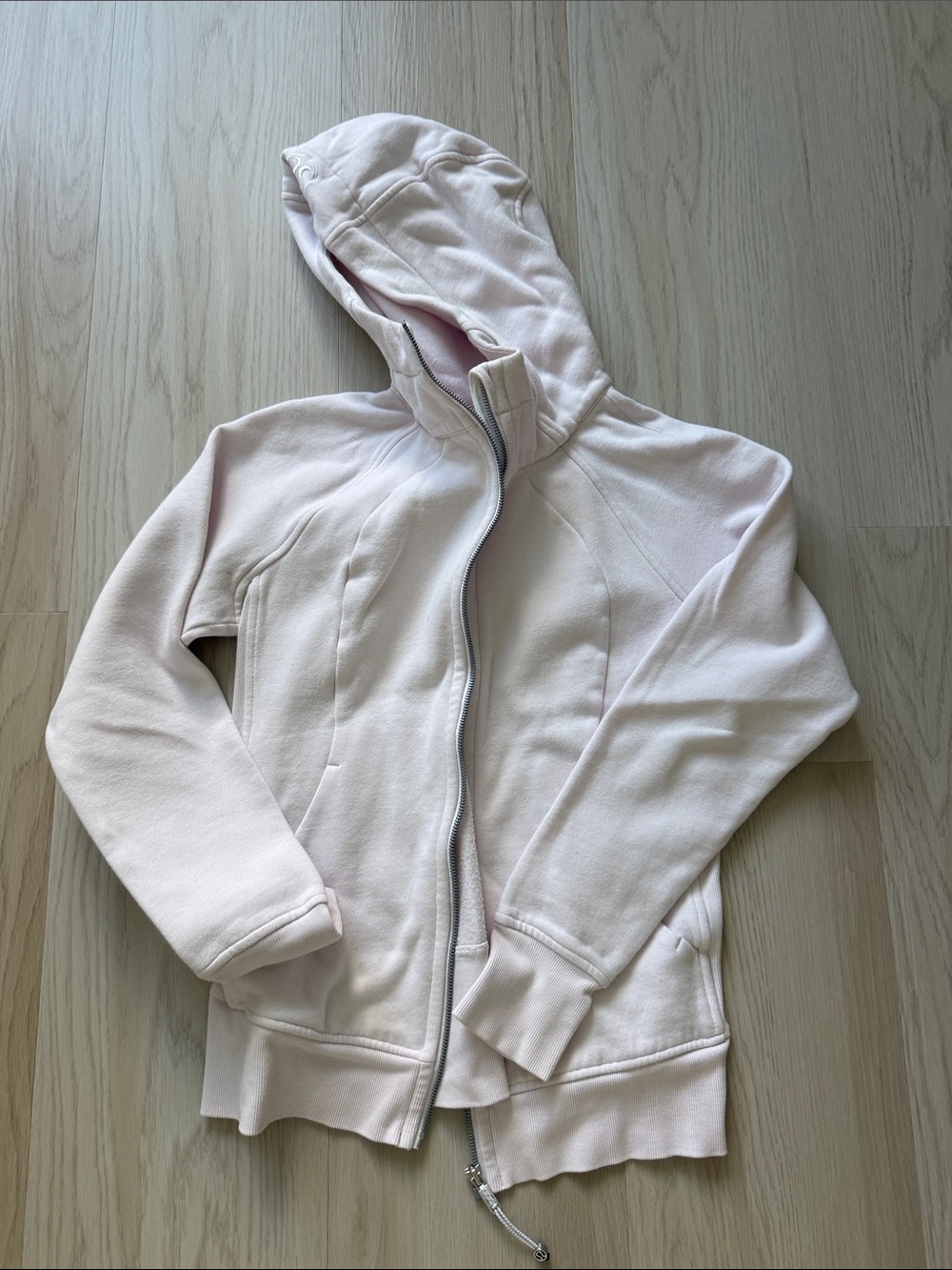 Lululemon scuba sweatshirt size 8 great condition!